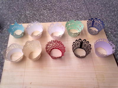 廠家大量生產蛋糕紙圍邊鏤空與卡紙紙花鏤空——深圳市金誠達鐳射工藝品設計